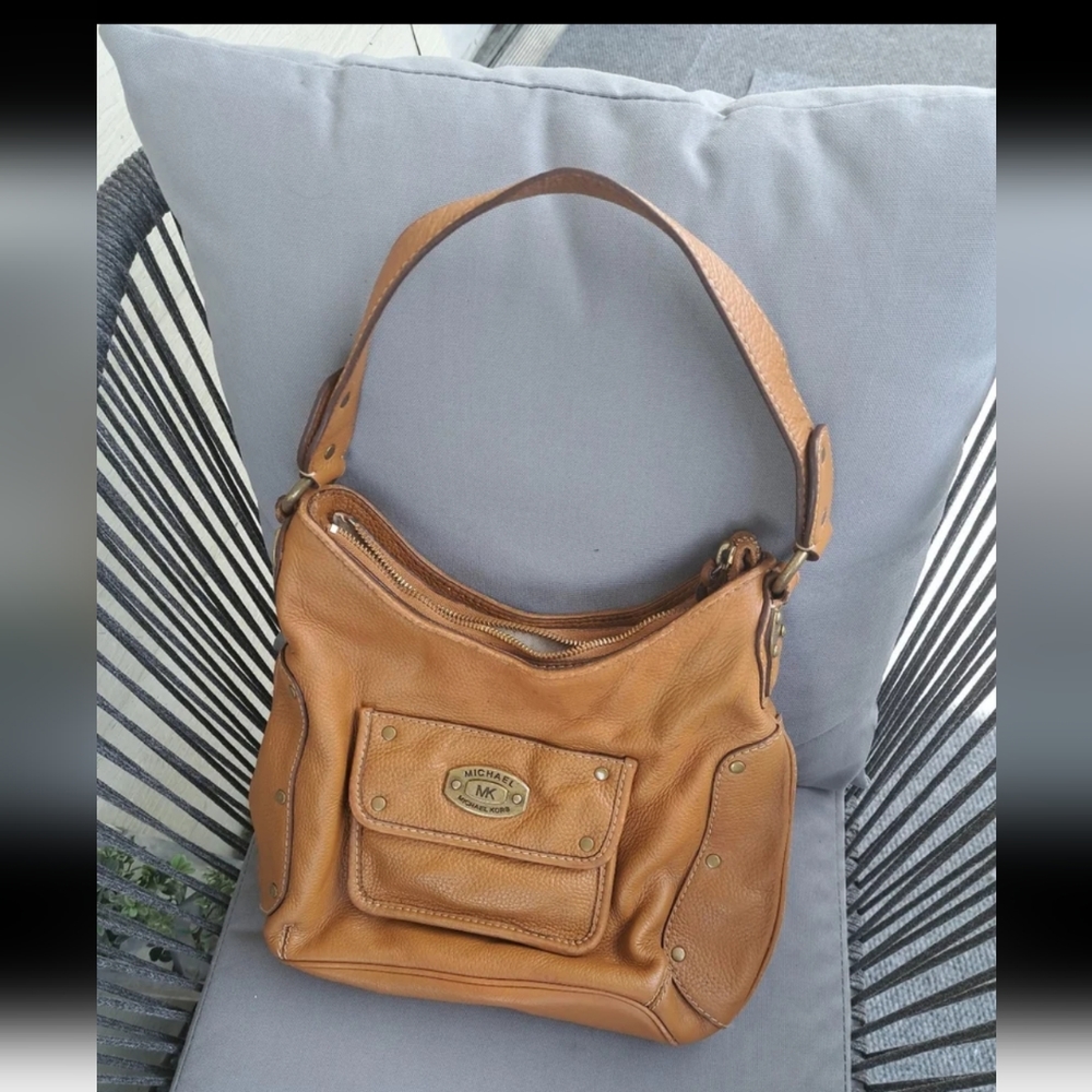 Michael Kors shoulder purse.